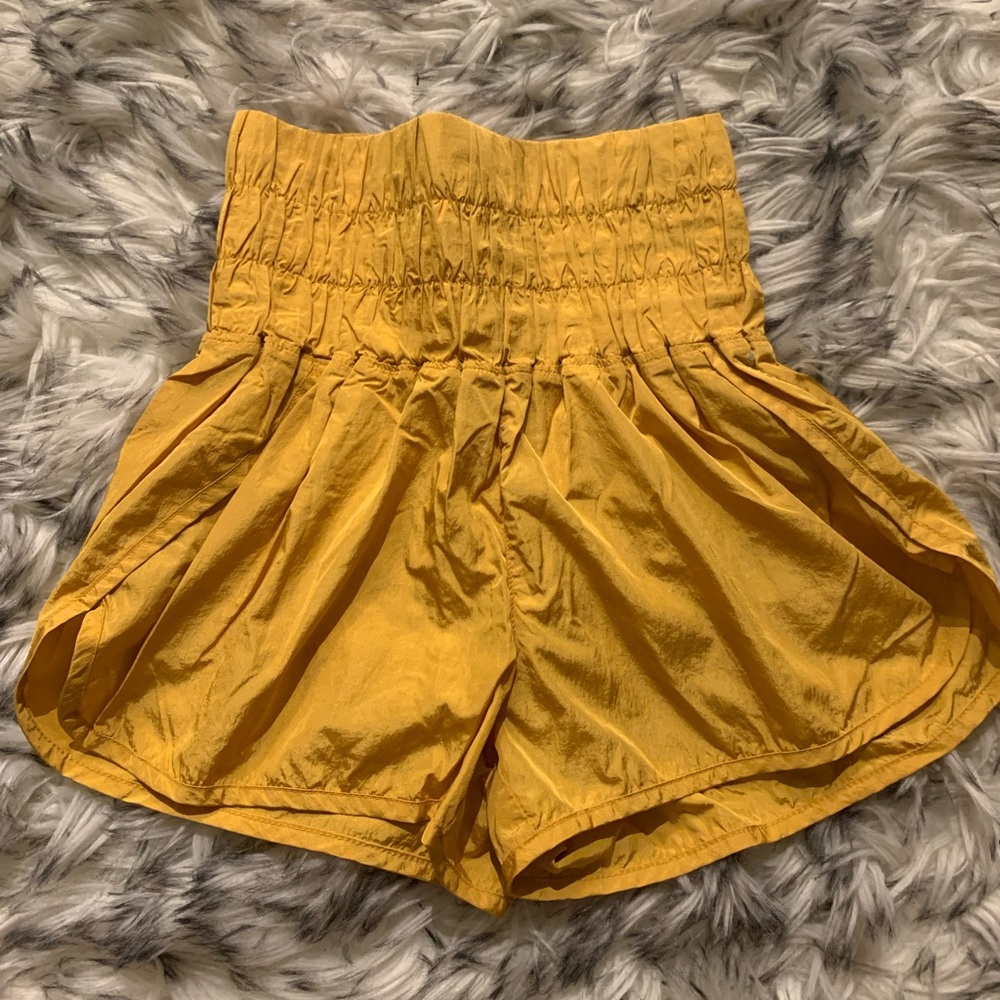 Free People The Way Hope shorts, gold XS